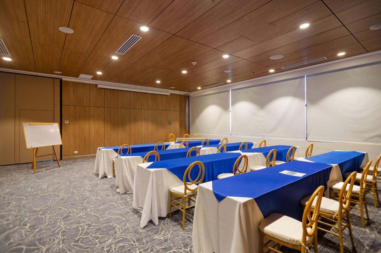 Holiday Inn Express Cartagena Manga By Ihg Екстер'єр фото