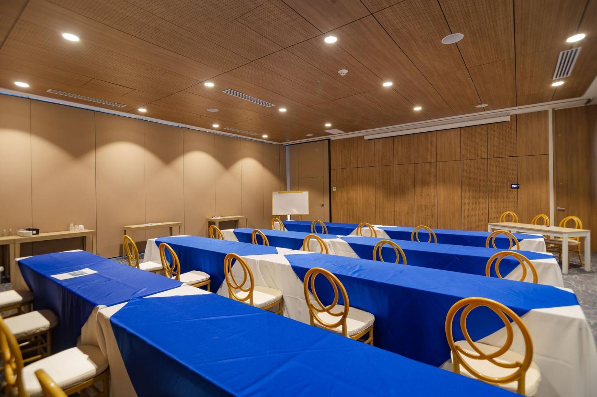 Holiday Inn Express Cartagena Manga By Ihg Екстер'єр фото